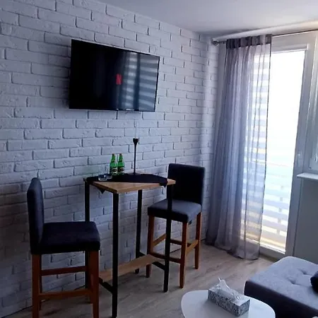 Black Sails Z Parkingiem Apartment *